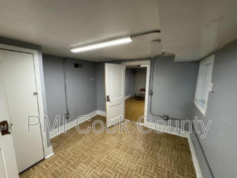 Building Photo - 1950 S Trumbull Ave