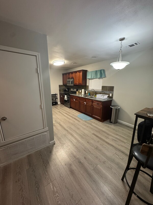 Foto del edificio - 1334 W Ridgewood Ct