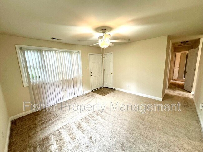 Building Photo - 2102 Brockway Ln