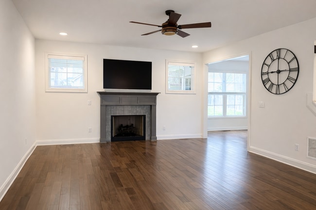 Building Photo - 1913 Covington Dr