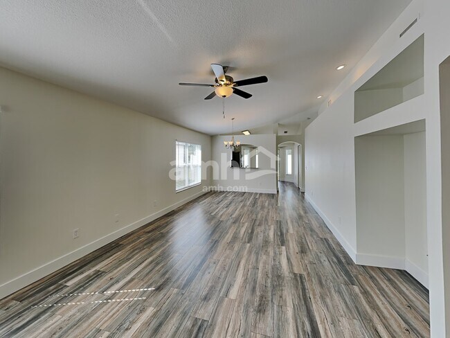 Building Photo - 12806 Adventure Dr