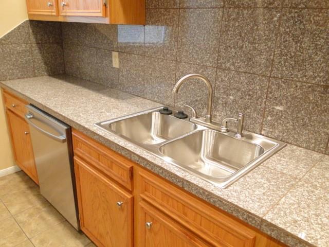 Foto del edificio - 3002 Holly Hall St