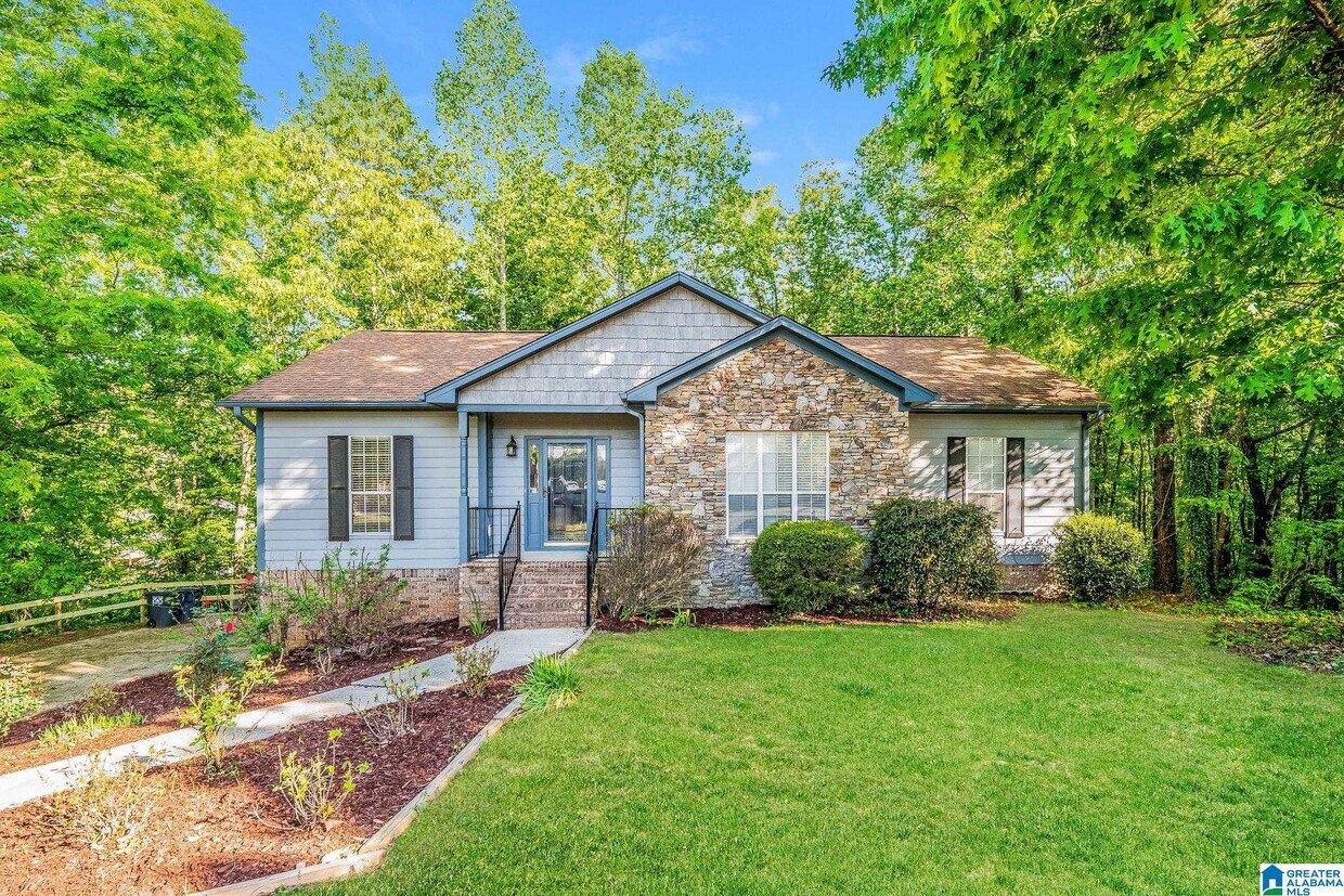 302 Stonecroft Cir, Helena, AL 35080 House Rental in Helena, AL