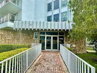 Building Photo - 6801 Indian Creek Dr