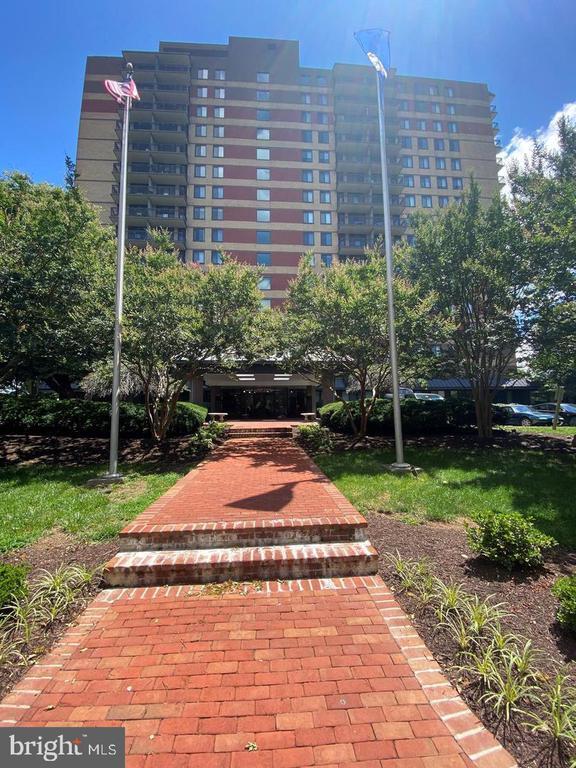 Primary Photo - 801 N Pitt St