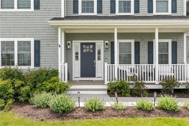 Building Photo - 142 Ferreira Ave