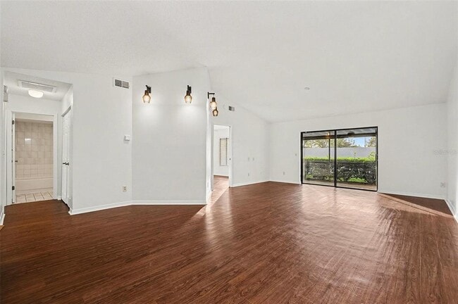 Building Photo - 18302 Aintree Ct