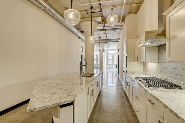 Foto del edificio - 226 N Water St