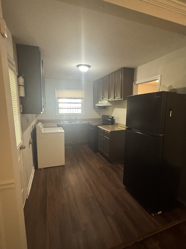 Foto del edificio - 323 Bromack Dr SE