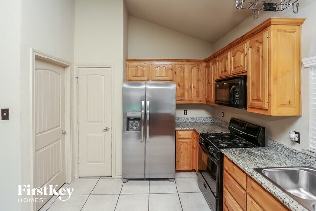 Foto del edificio - 14413 Artesia Ct