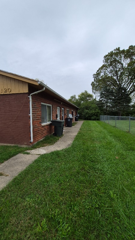 Building Photo - 1120 Crocus Dr