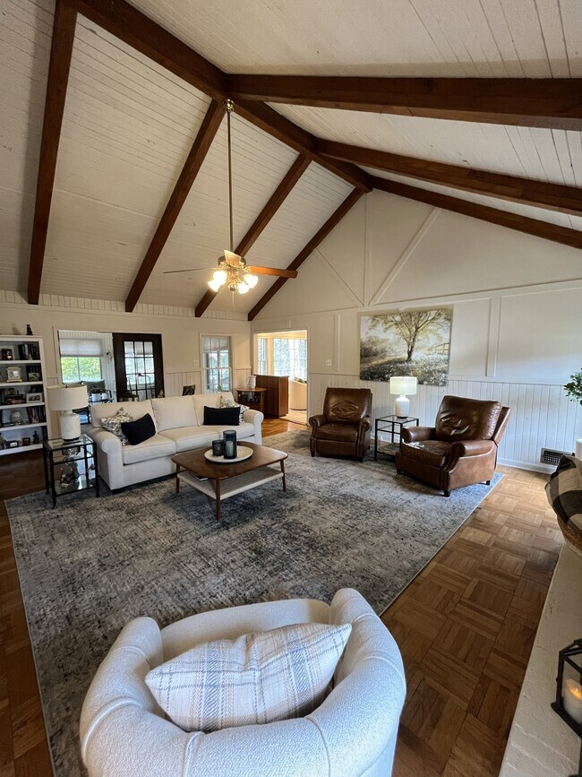 Foto del edificio - Sandy Springs Rental Home