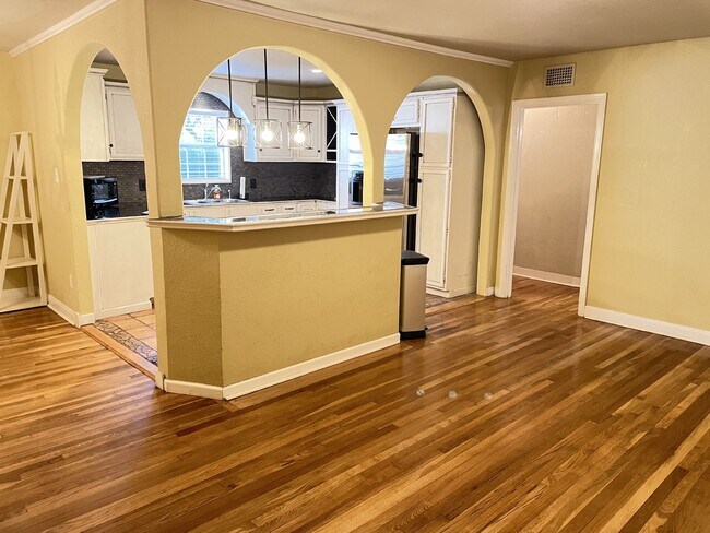 Foto del edificio - Pre Leasing for Fall 2026! 3/2 in Tech Terrace!