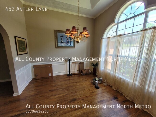 Building Photo - 452 Antler Lane