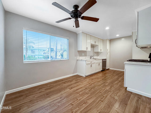Building Photo - 621 N Los Robles Ave