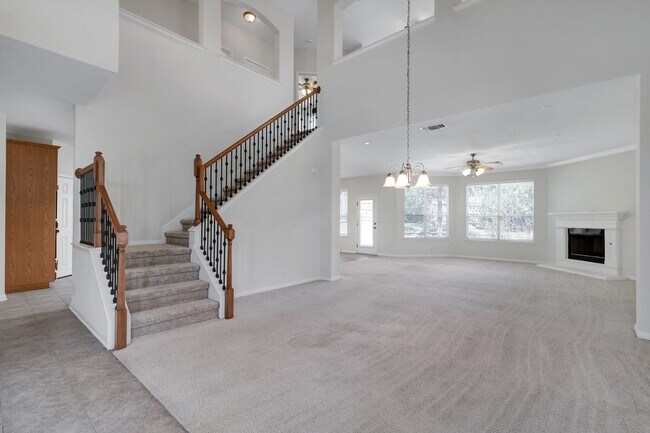 Foto del edificio - ***MOVE-IN SPECIAL: ONE WEEK FREE***Spacio...