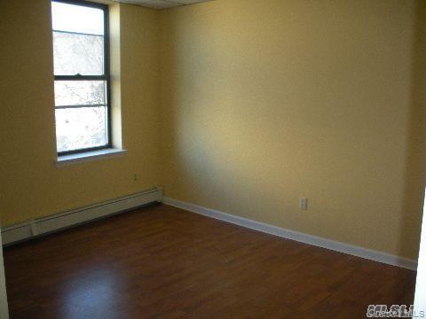 Foto del edificio - 224 E Main St