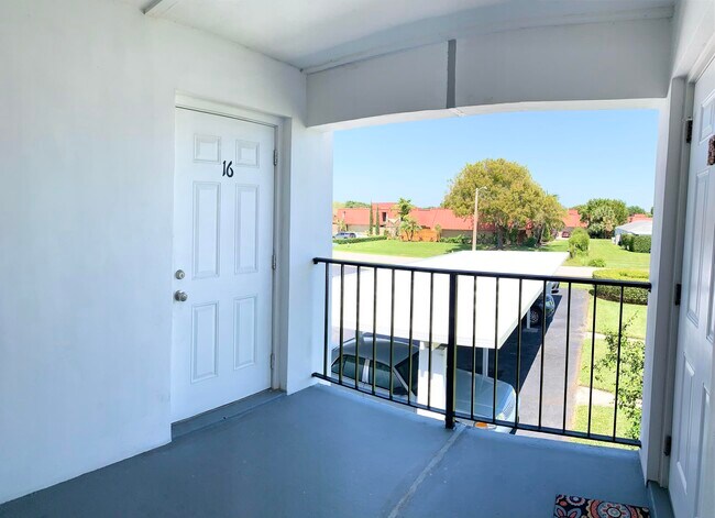 Building Photo - 3210 Meridian Way S