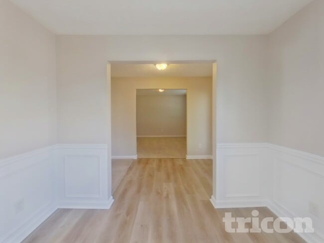 Building Photo - 471 Sawtooth Ln