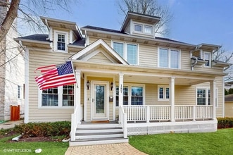 Building Photo - 187 Forest St