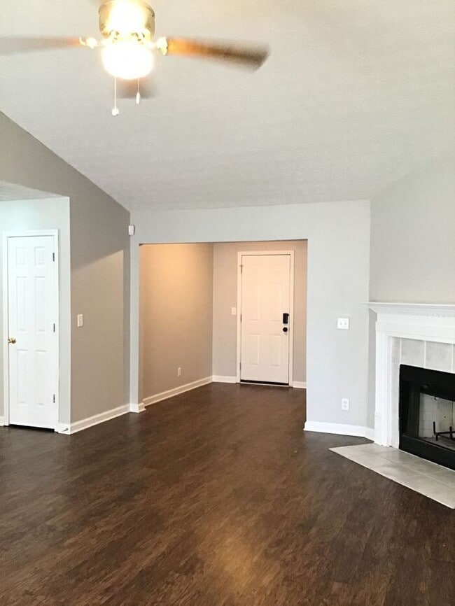 Building Photo - 9274 Club View Trace