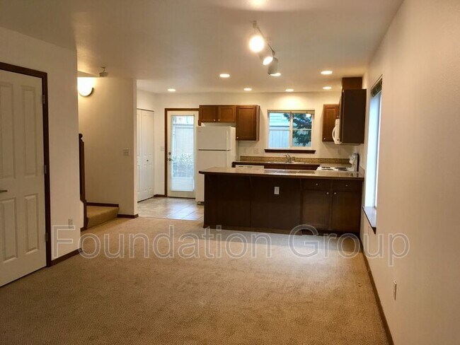 Foto del edificio - 12545 Roosevelt Way NE