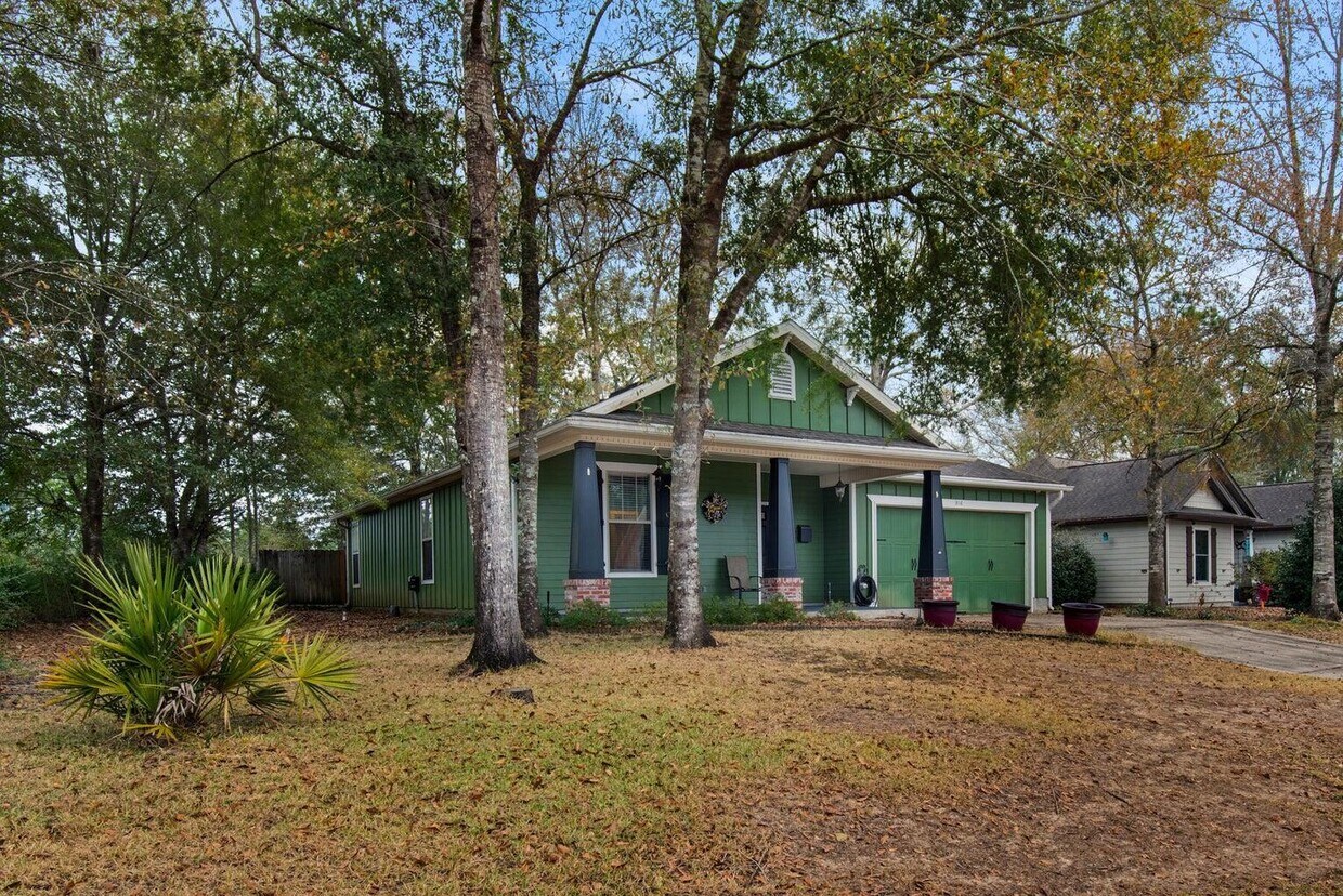 Primary Photo - 306 Key Lime Pl