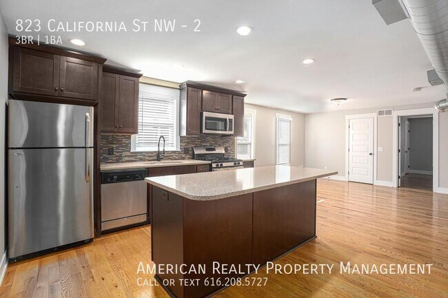 Foto del edificio - 823 California St NW