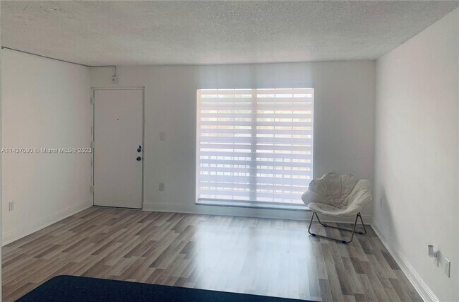 Building Photo - 7151 Miami Lakes Dr