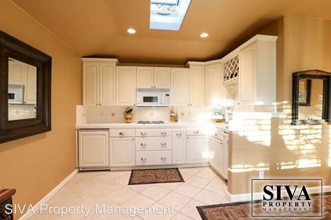 Foto del edificio - Studio, 1 bath House - 1756 McBain Ave