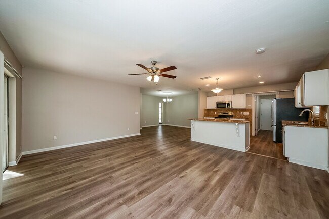 Foto del edificio - 3910 Briarlake Dr