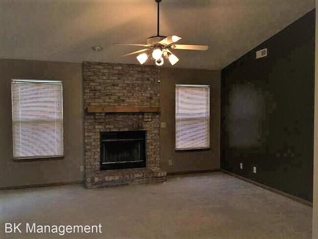 Building Photo - 3 br, 2 bath House - 504 Crockett Court