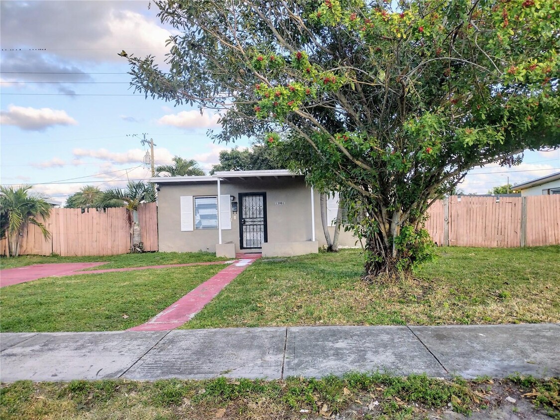 Front - 15901 NW 19th Ave