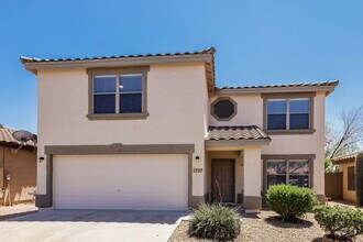Building Photo - 727 E Rose Marie Ln
