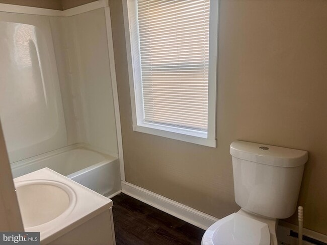 Photo - 108 W Buck St House