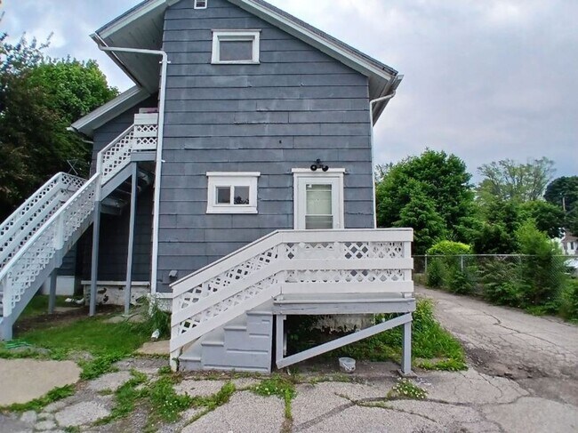 Foto del edificio - 306 N Elm Ave