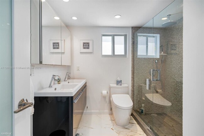 Building Photo - 2 br, 2 bath Condo - 1662 Lincoln Ct