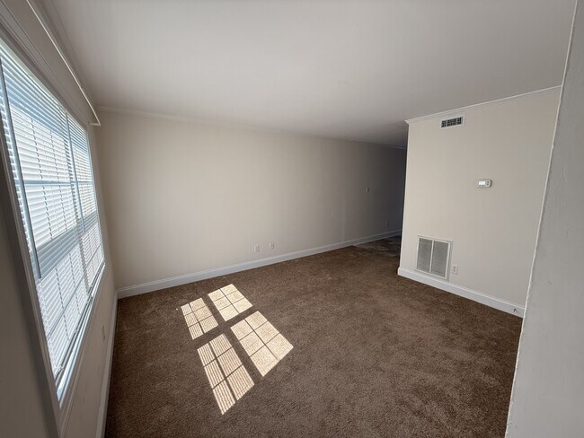 Building Photo - 311 Jones Ave