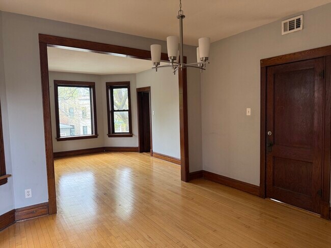 Foto del edificio - 2725 N Francisco Ave