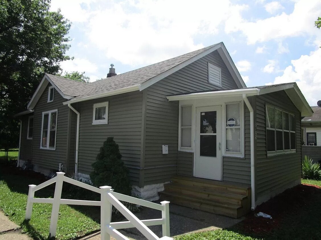 Foto principal - 2325 N Church St