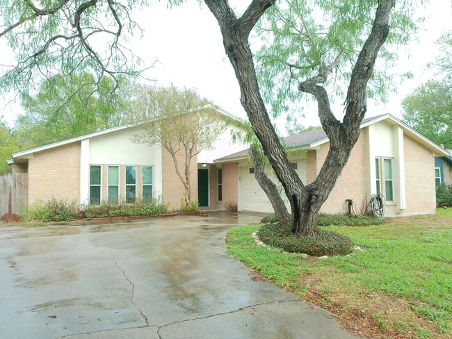 Foto del edificio - 6306 Kristin Dr