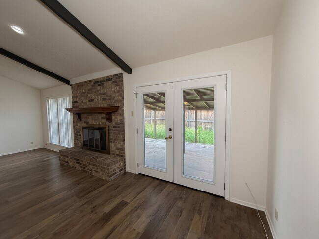 Foto del edificio - 925 Boone Dr