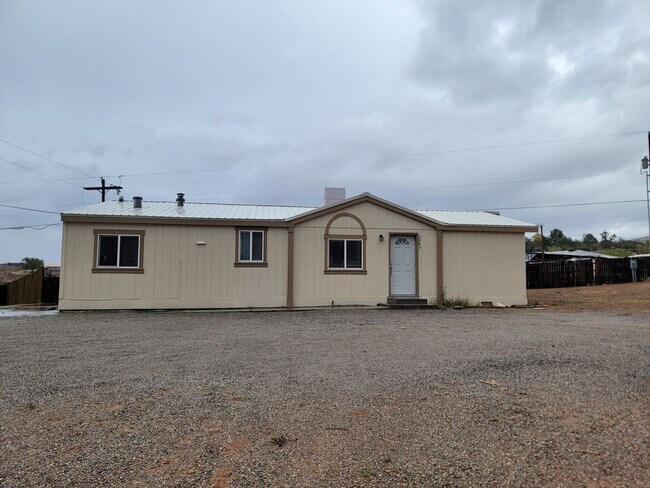 Foto del edificio - For Rent – 3 Bedroom, 2 Bath Home Near Old...