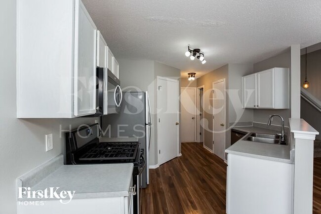 Foto del edificio - 2235 Collins Way