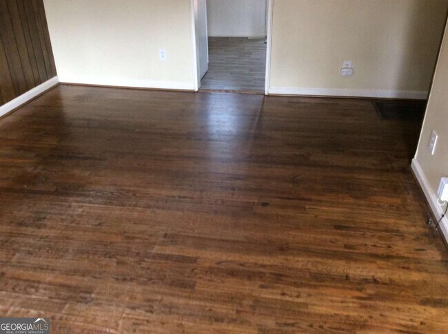 Foto del edificio - 105 E Mimosa Dr