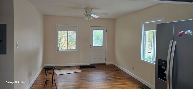 Foto del edificio - 228 Weston Rd