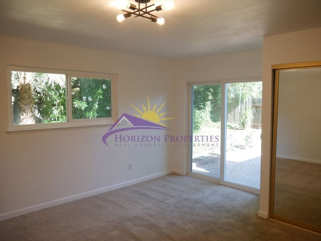 Building Photo - Beautiful 3 Bed 2 Bath 1,543 Sq. Ft. home ...