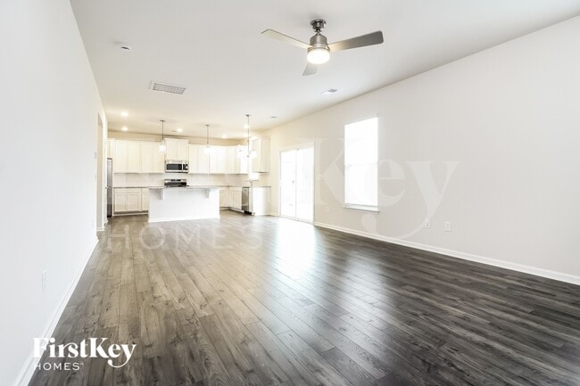 Building Photo - 3 Ramblehurst Rd