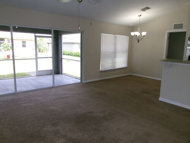 Foto del edificio - Convenient 3/2/2 to Pine Island and Del Prado