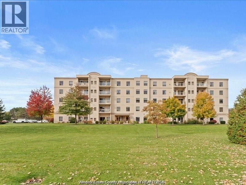 Photo principale - 325 Village Grove Dr